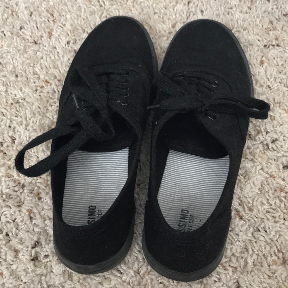 Mossimo Supply Co. Black shoes - Picture 3 of 5